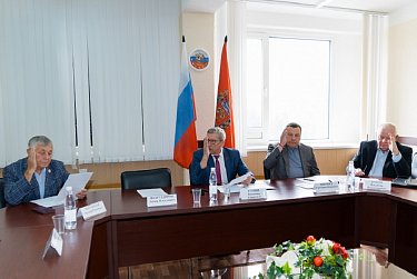 До 16 вход закрыт